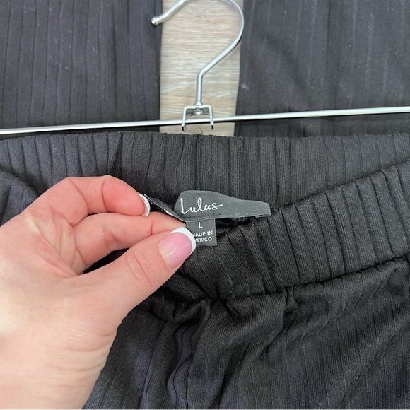 LuLus black ribbed wide leg‎ pants - Picture 3 of 7